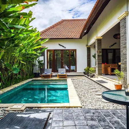 Villa Cris - Heart Of Legian 3 Bedrooms, 3 Bathrooms