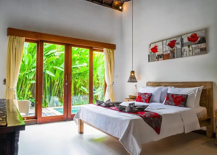 Cris - Heart Of 3 Bedrooms, 3 Bathrooms Villa Legian (Bali)